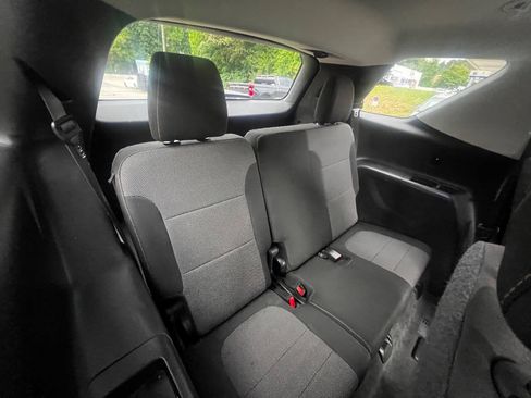 Used 2019 Chevrolet Traverse LT FWD image 11