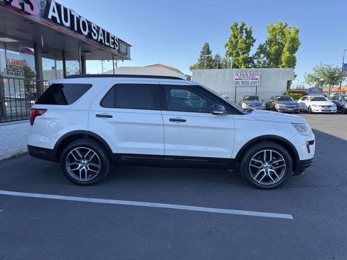 Used 2018 Ford Explorer Sport AWD/4WD image 2
