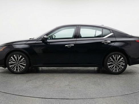 Used 2025 Nissan Altima 2.5 SV FWD image 5