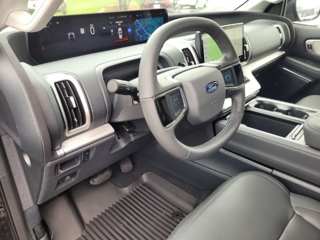 New 2026 Ford Expedition Active RWD image 9