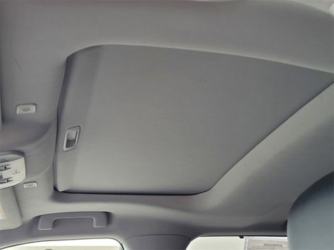 Used 2023 Toyota Highlander Limited image 13