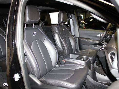 New 2026 Chrysler Pacifica Select image 27