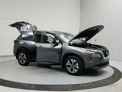 Used 2023 Nissan Rogue SV w/ SV Premium B Package image 9