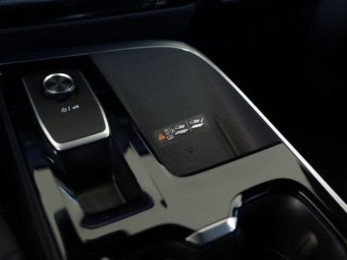 Used 2025 Buick Enclave Preferred image 19