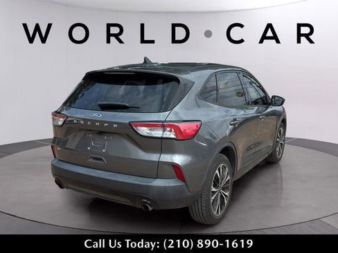 Used 2022 Ford Escape SE w/ SE Sport Appearance Package FWD image 6