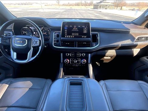 Used 2021 GMC Yukon XL SLT w/ Rear Media and Nav Package image 13