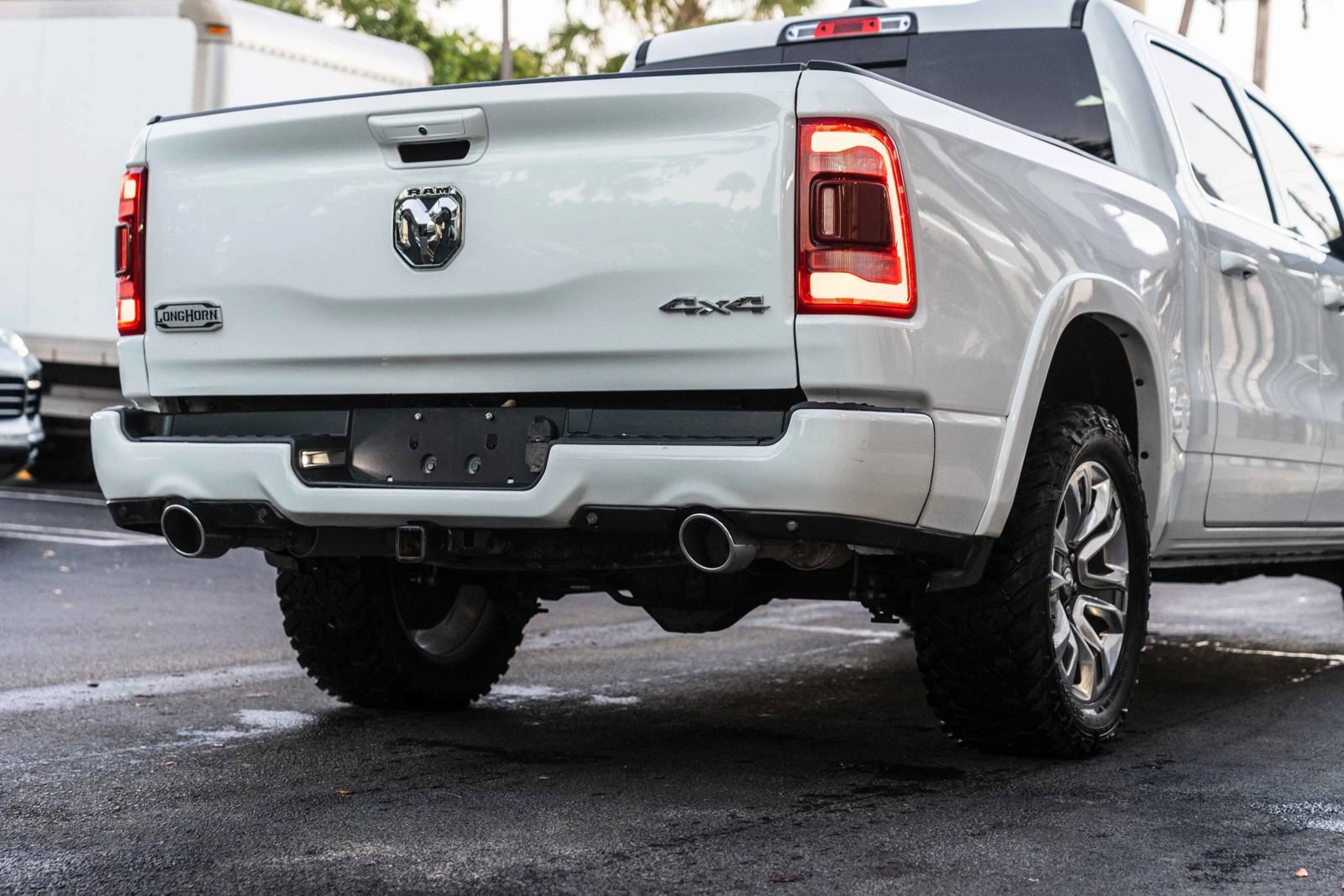 Used 2023 RAM 1500 Limited w/ Body Color Bumper Group AWD/4WD image 14