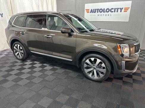 Used 2022 Kia Telluride S image 3