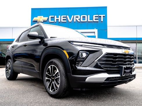New 2026 Chevrolet TrailBlazer LT w/ LT Cold Weather Package AWD/4WD image 1