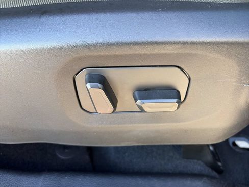 Used 2024 Jeep Gladiator Mojave w/ Technology Group AWD/4WD image 27