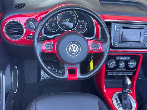 Used 2018 Volkswagen Beetle 2.0T S FWD image 15