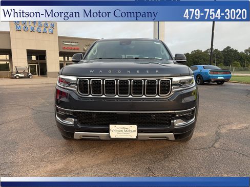 Used 2023 Jeep Wagoneer L Series II AWD/4WD image 2