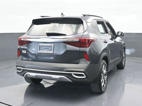 Used 2022 Kia Seltos EX image 5