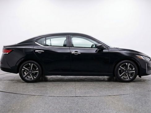Used 2025 Nissan Sentra SV FWD image 11