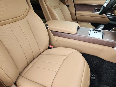 New 2026 Land Rover Range Rover SE image 13