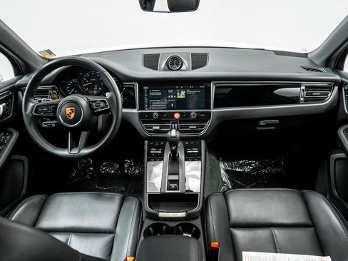 Used 2025 Porsche Macan image 21