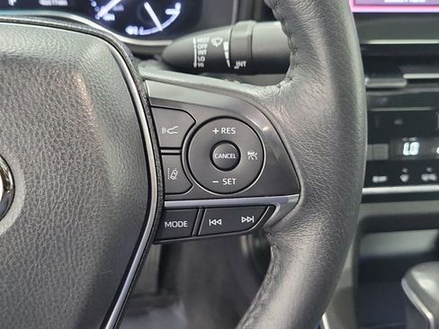 Used 2022 Toyota Avalon XLE image 26