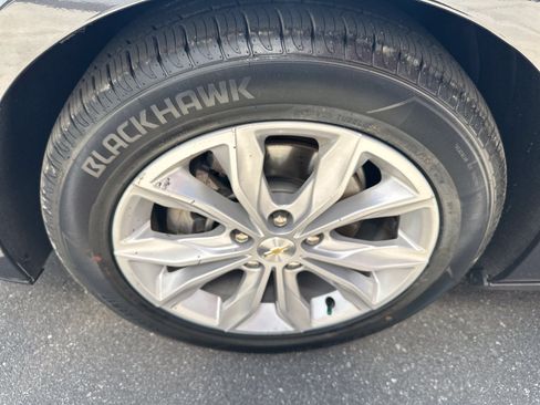 Used 2023 Chevrolet Malibu LT FWD image 32