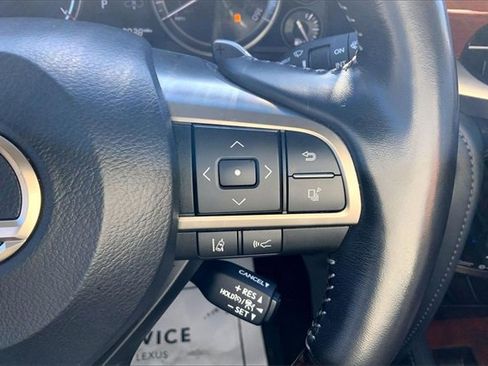 Used 2021 Lexus LX 570 4WD w/ Luxury Package image 15