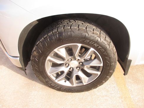 Used 2019 Chevrolet Silverado 1500 LT w/ Texas Edition image 3