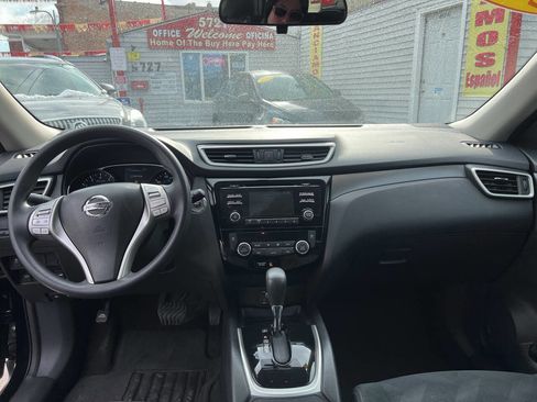 Used 2016 Nissan Rogue SV image 14