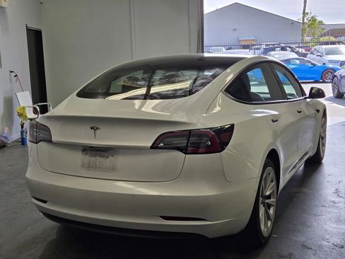 Used 2021 Tesla Model 3 Standard Range Plus image 4