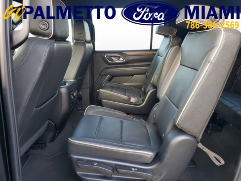 Used 2023 Chevrolet Suburban Premier image 10