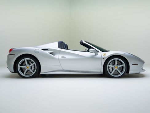 Used 2017 Ferrari 488 Spider RWD image 4