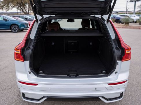 Used 2024 Volvo XC60 B5 Plus w/ Climate Package image 28