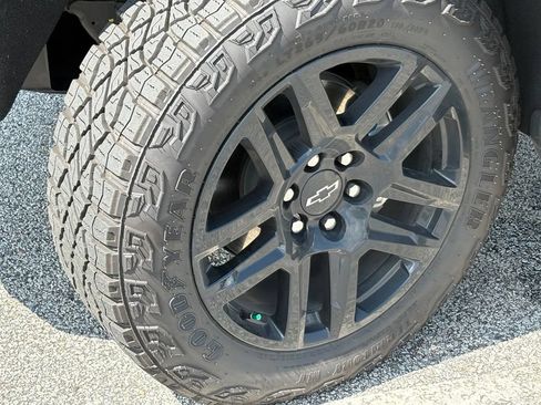 Used 2026 Chevrolet Silverado 1500 Custom Trail Boss AWD/4WD image 39