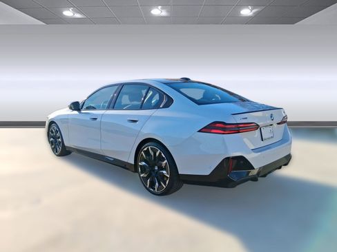 New 2026 BMW 540i xDrive w/ M Sport Package image 3