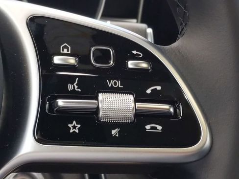 Used 2021 Mercedes-Benz GLC 300 image 23