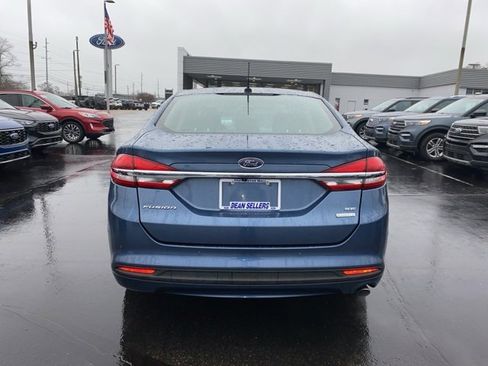 Certified 2018 Ford Fusion SE w/ Fusion SE Technology Package image 6