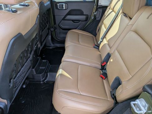 Used 2021 Jeep Wrangler Unlimited Rubicon image 14