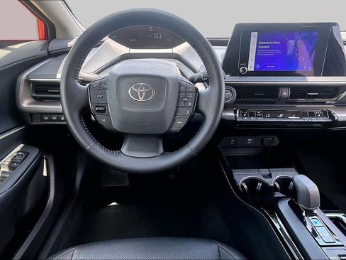 Used 2023 Toyota Prius XLE FWD image 6