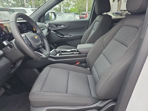 Used 2025 Chevrolet Equinox LT image 12