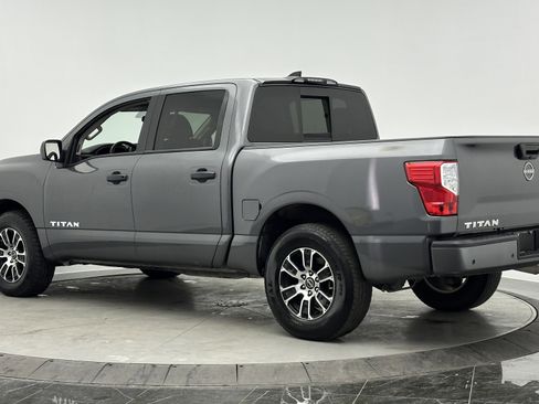 Used 2023 Nissan Titan SV image 5