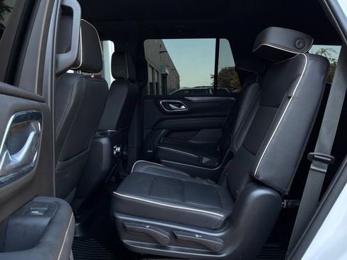 Used 2022 GMC Yukon SLT AWD/4WD image 11