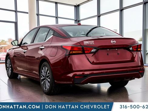 Used 2025 Nissan Altima 2.5 SV FWD image 19