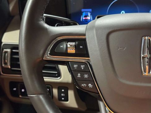 Certified 2022 Lincoln Navigator L Reserve AWD/4WD image 12