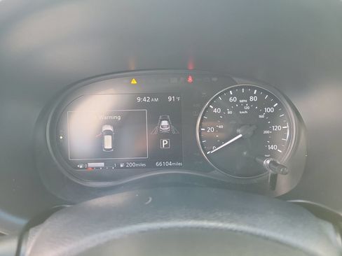 Used 2022 Nissan Kicks SR w/ Interior Electronics Package FWD image 21