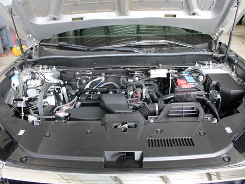 Certified 2025 Honda CR-V EX image 8