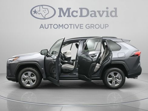 Used 2024 Toyota RAV4 XLE AWD/4WD image 44