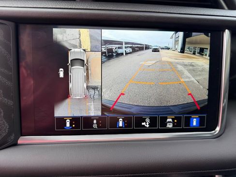 Used 2023 GMC Yukon Denali AWD/4WD image 16