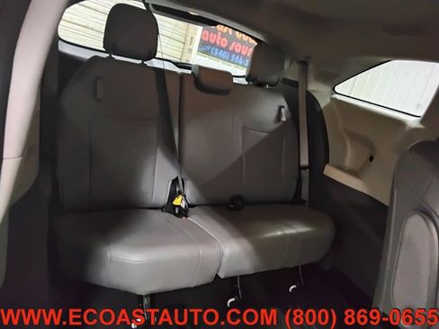 Used 2023 Toyota Sienna XLE w/ XLE Plus Package AWD/4WD image 17
