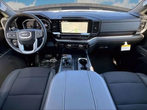New 2026 GMC Sierra 1500 Elevation image 6