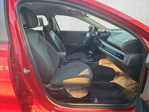 Used 2025 Kia K4 FWD image 21
