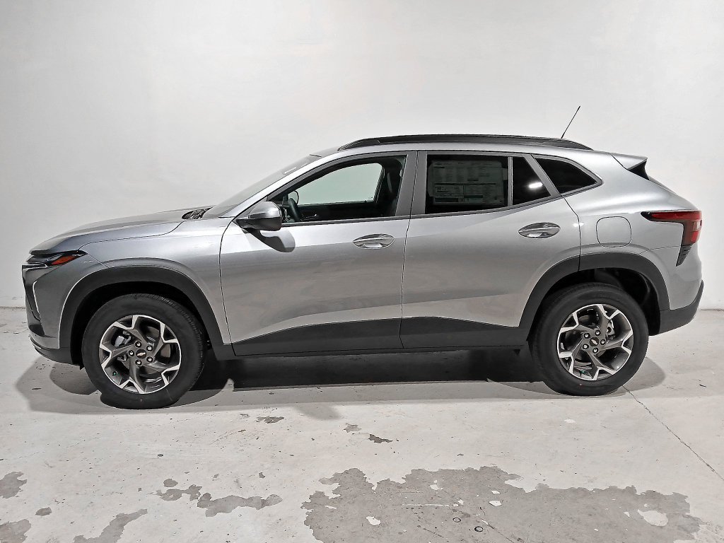 Used 2026 Chevrolet Trax LT w/ Driver Confidence Package FWD image 4