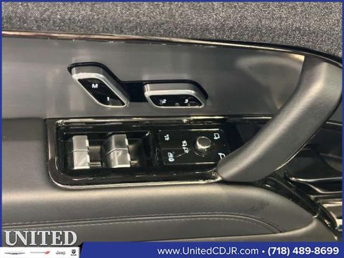 Used 2023 Land Rover Range Rover Sport SE Dynamic image 12