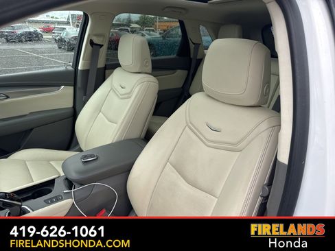 Used 2017 Cadillac XT5 Luxury w/ Driver Awareness Package image 19